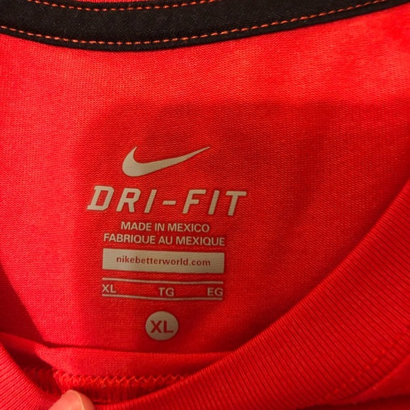 Boys youth XL dry fit Nike tee - Picture 2 of 2